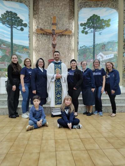 Abertura das Novenas reúne centenas de fiéis em Laranjeiras do Sul Celebração marca o início da preparação para a Festa em honra a Nossa Senhora Aparecida